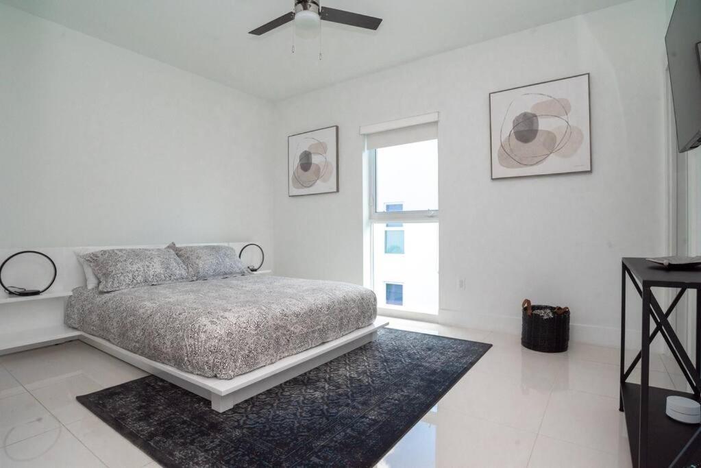 Across The Ocean Few Steps To Beach Contemporary Three Bedroom Townhouse Pompano Beach Exterior foto