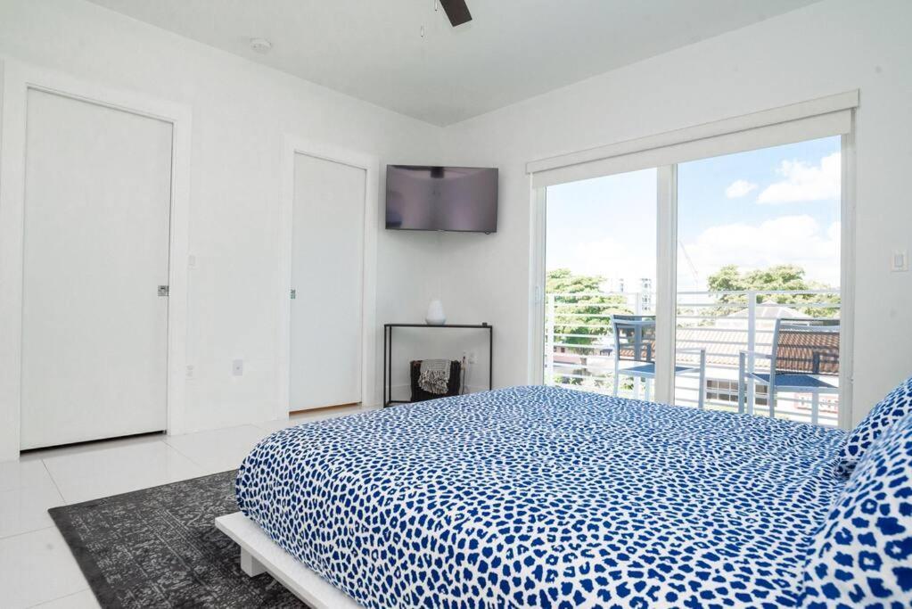 Across The Ocean Few Steps To Beach Contemporary Three Bedroom Townhouse Pompano Beach Exterior foto