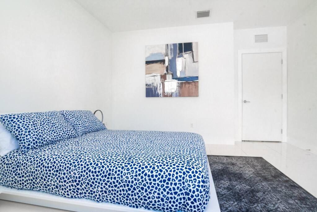 Across The Ocean Few Steps To Beach Contemporary Three Bedroom Townhouse Pompano Beach Exterior foto