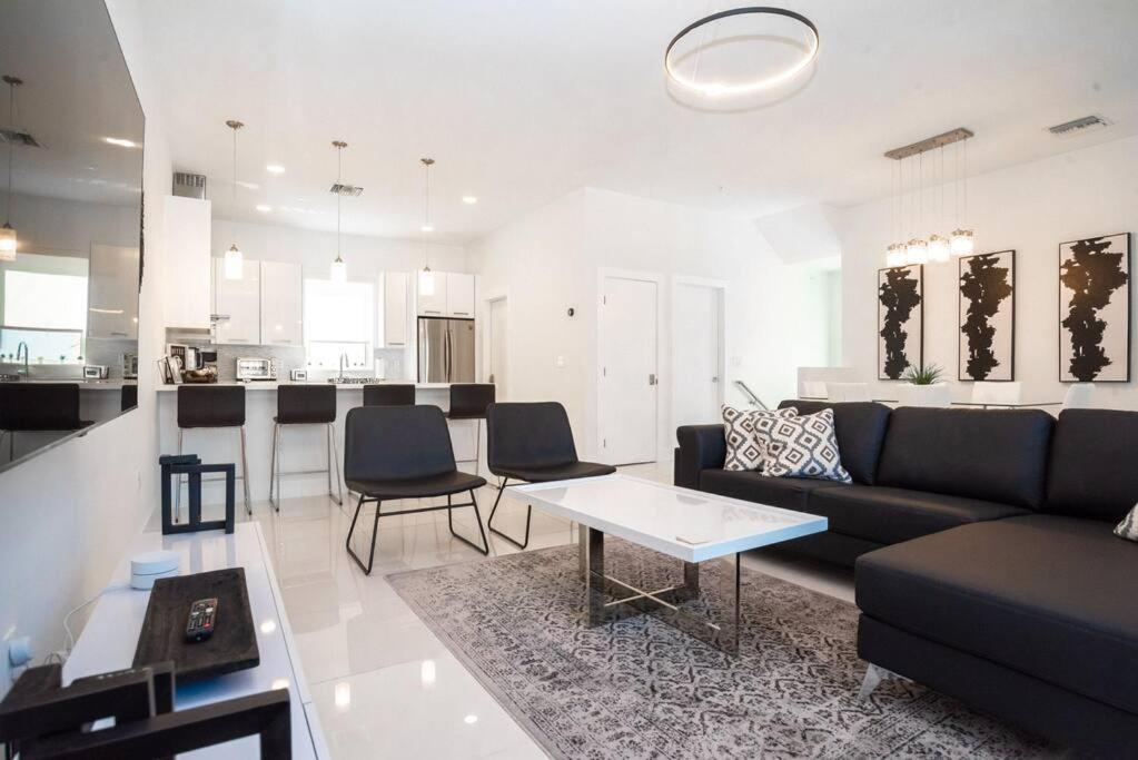 Across The Ocean Few Steps To Beach Contemporary Three Bedroom Townhouse Pompano Beach Exterior foto